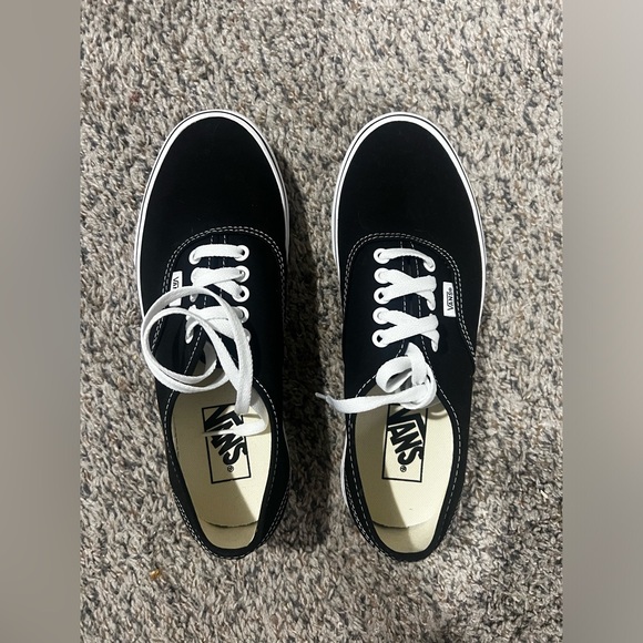 BRAND NEW VANS - Picture 2 of 3